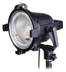   	 TITAN tiger focusable Redhead lighthead 600 watt 3200k incl lamp